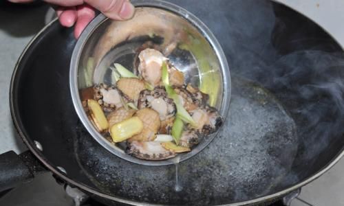 Cooking a Chunk of Pork Belly in Cold Water:How Long Should You Boil It?