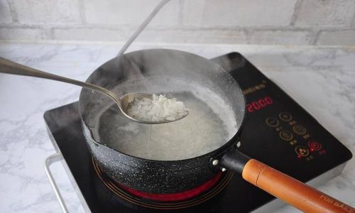 The Art and Science of Cooking a Bowl of Rice Porridge:How Long Does It Really Take?
