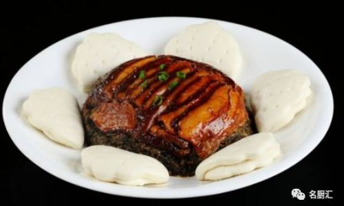 Mastering the Art of Preparing Premium Pork Belly with Preserved Vegetables Yipin Kourou Recipe)