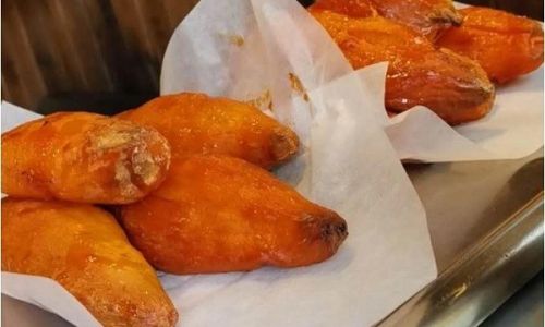 A Mouthful of Honey:The Soft,Sticky,and Sweet Delight