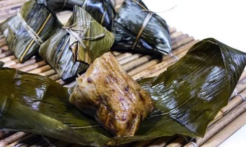 The Approximate Weight of a Zongzi:A Delicacys Measurement in Grams