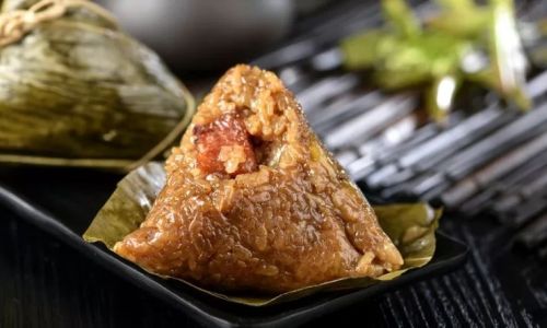 The Approximate Weight of a Zongzi:A Delicacys Measurement in Grams