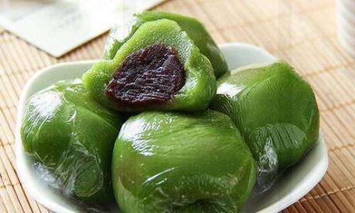 Unraveling the Weight of a Qingtuan:A Delicate Balance of Tradition and Taste