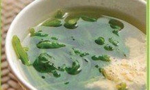 The Delicate Art of Crafting Wild Chrysanthemum Noodle and Egg Soup:A Tribute to Nature’s Bounty
