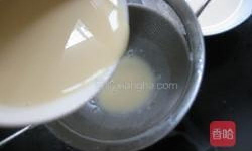 A Step-by-Step Guide to Crafting the Perfect Silken Steamed Egg Custard with Pure Milk
