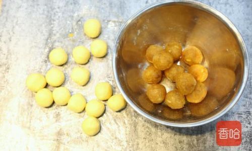 Spring Breeze Pineapple Cakes:A Delicate Dance of Flavors and Textures