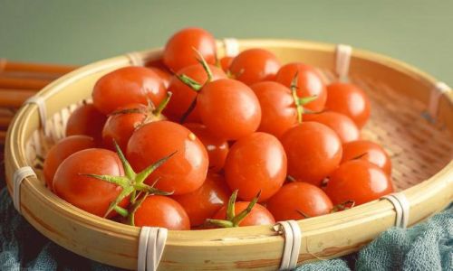 The Bounty of Spring:A Celebration of Fruits That Ripen in the Season of Renewal