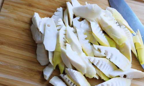 Preserving the Freshness:Two Effective Methods to Store Spring Bamboo Shoots in Your Refrigerator