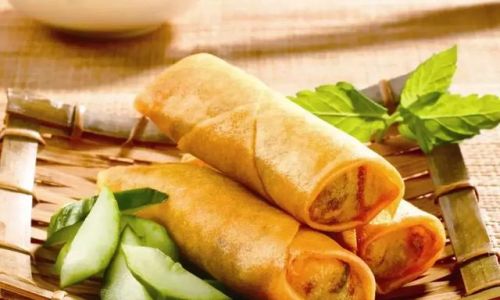 Mastering the Art of Wrapping Spring Rolls:Tips and Techniques to Prevent Them from Falling Apart