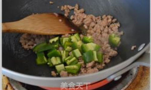 Sichuan-Style Ants Climbing a Tree:A Step-by-Step Guide to Crafting This Iconic Dish
