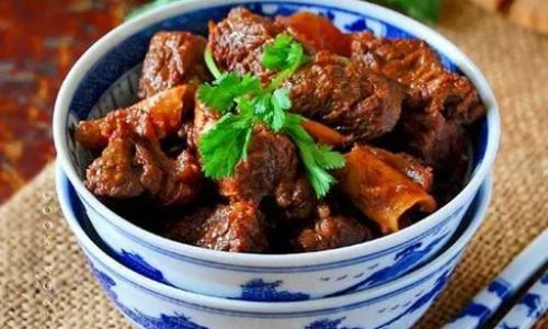 Mastering the Art of Sichuan-Style Braised Beef:Secrets and Techniques