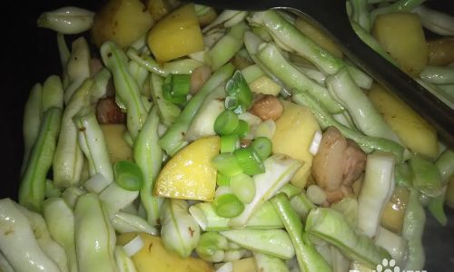 How to Make Pork and Kidney Bean Stew with Potatoes