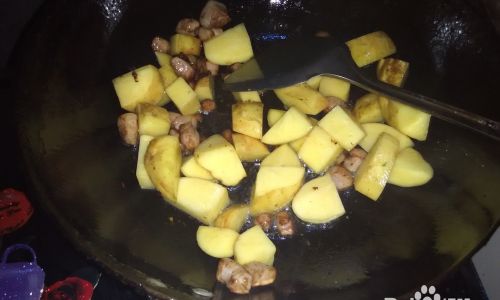 How to Make Pork and Kidney Bean Stew with Potatoes