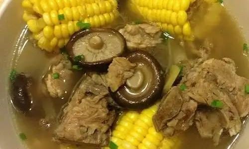 How to Make a Delicious Corn and Shiitake Mushroom Pork Ribs Soup