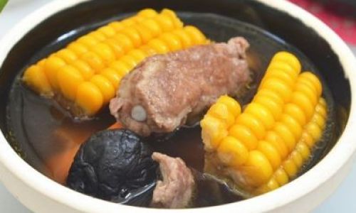 How to Make a Delicious Corn and Shiitake Mushroom Pork Ribs Soup