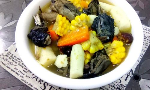 How to Make a Delicious Corn,Shiitake Mushroom,and Carrot Chicken Soup
