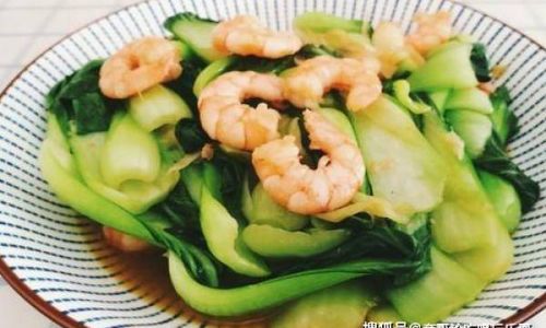 How to Make Stir-Fried Shrimp with Rapeseed Chinese Kale)