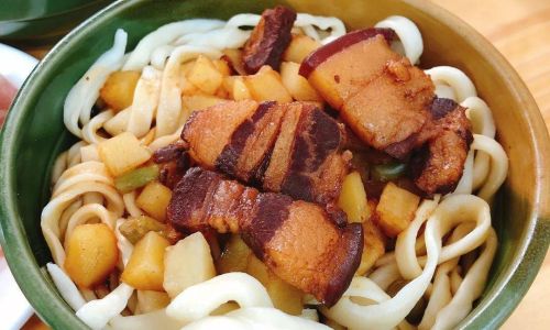 How to Make the Perfect Braising Sauce for Salted Pork Noodles