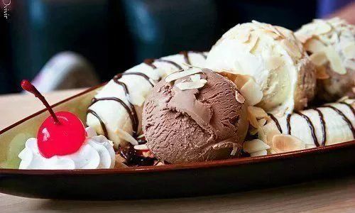 Caloric Comparison:A Scoop of Ice Cream Versus a Serving of Fried Ice Cream