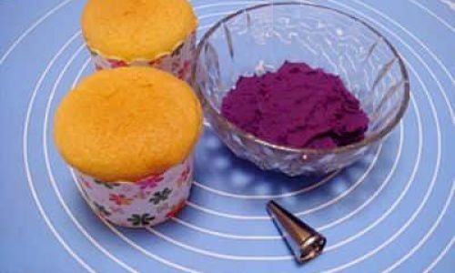 Can You Bake a Cake in a Disposable Paper Cup in the Oven?
