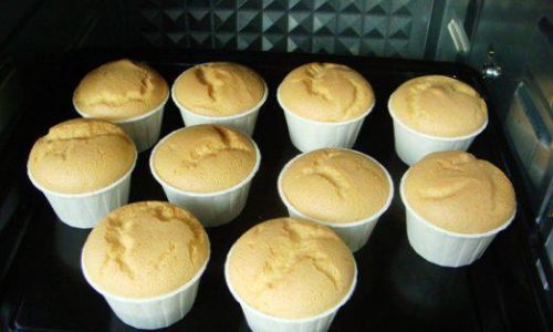 Can You Bake a Cake in a Disposable Paper Cup in the Oven?