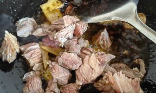 How to Make Duck and Bamboo Shoot Stew:A Culinary Delight
