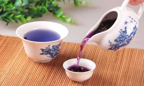 The Proper Way to Brew and Consume Wild Black Goji Berries