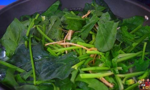 Culinary Delights:How to Cook Wild Spinach for a Scrumptious Meal