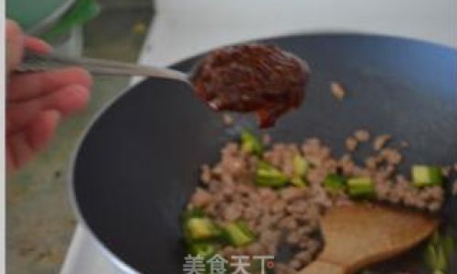 The Art of Steaming Chinese Tallow Tree Fruits:A Traditional Culinary Adventure