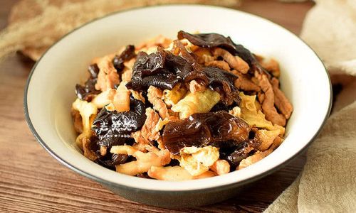 The Art of Stir-Frying:Elevating Dinner with Cordyceps Mushrooms and Pork