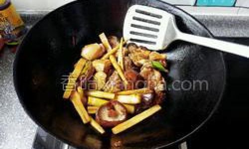 Mastering the Art of Duck Stir-Fry with Bamboo Shoots