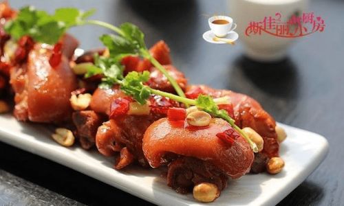 Mastering the Art of Making Spicy Pig Trotters