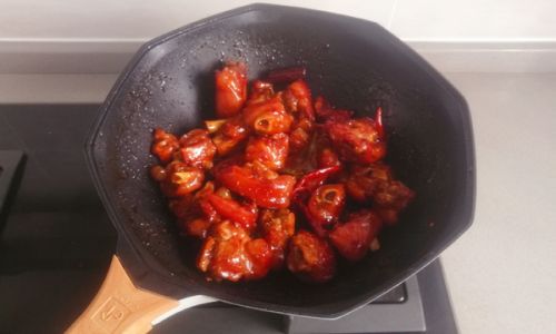 Mastering the Art of Making Spicy Pig Trotters