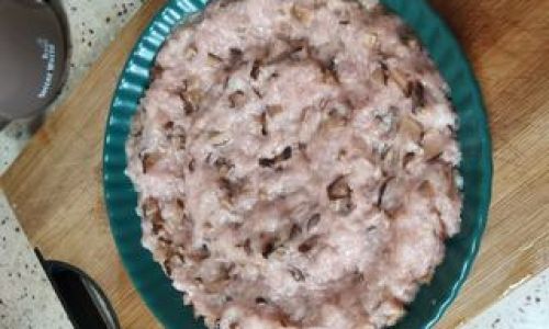 How to Make a Delicious Mushroom Steamed Pork Patty