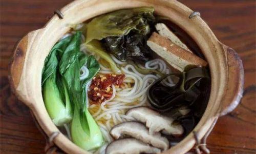 How to Make Delicious Fresh Clay Pot Rice Noodles