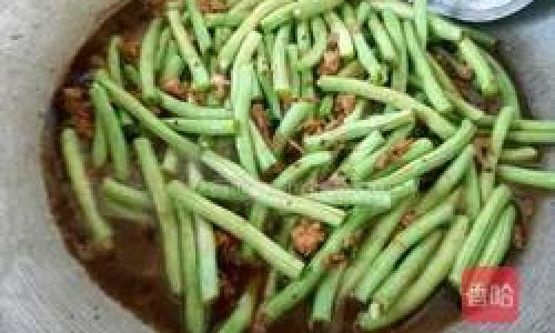 Mastering the Art of Shrimp Paste Stir-Fried Green Beans
