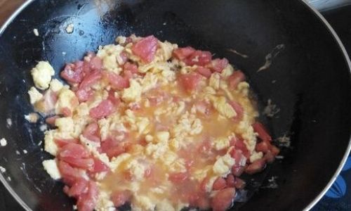 How to Make a Delicious Tomato Sauce:A Step-by-Step Guide
