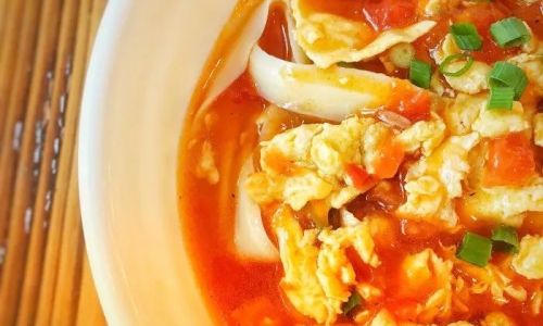 Mastering the Art of Making Tomato-Based Sauce for Knife-Cut Noodles
