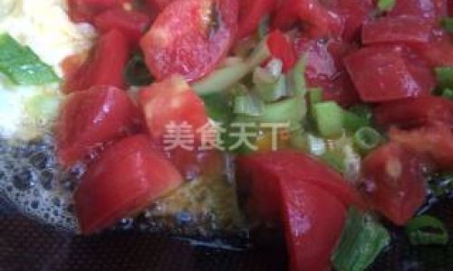 Mastering the Art of Making Tomato-Based Sauce for Knife-Cut Noodles