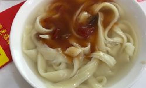 Mastering the Art of Making Tomato-Based Sauce for Knife-Cut Noodles