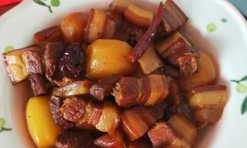 Mastering the Art of Pork Belly Stew with Baby Potatoes
