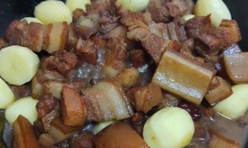 Mastering the Art of Pork Belly Stew with Baby Potatoes