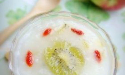 How to Make a Delicious Peach Kernel and Goji Berry Sweet Porridge