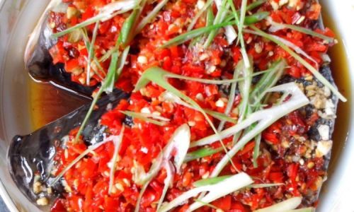 Mastering the Art of Making Garlic-Infused Disk Fish Head