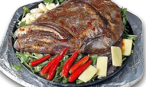 Mastering the Art of Making Garlic-Infused Disk Fish Head