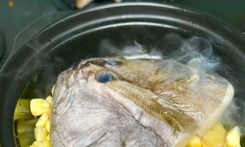 Mastering the Art of Making Garlic-Infused Disk Fish Head