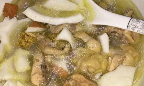 A Culinary Delight:The Art of Making Coconut Meat Chicken Soup
