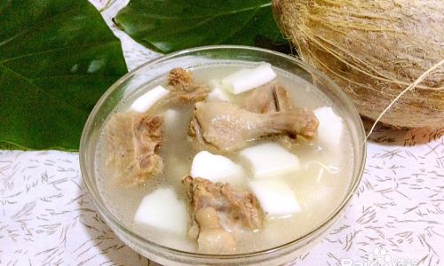 A Culinary Delight:The Art of Making Coconut Meat Chicken Soup