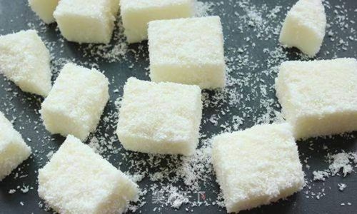 A Homemade Recipe for Coconut Milk Cubes:A Delightful Dessert Treat