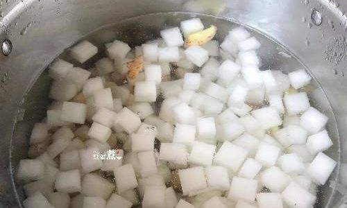 How to Properly Soak and Prepare Dried Scallops 瑶柱 in English Context)